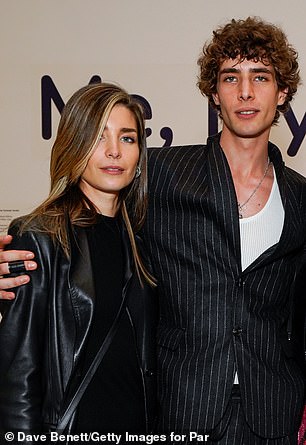 (从左到右)Nettie Wakefield 和 Owen McGinnity 去年参加了帕金森病英国展览“我、我的大脑和我”的发布会