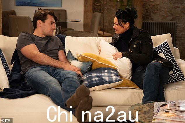 问题:莫伊拉有一些严肃的问题要问麦克 - 他真的确定要放弃拥有自己孩子的机会吗? class=