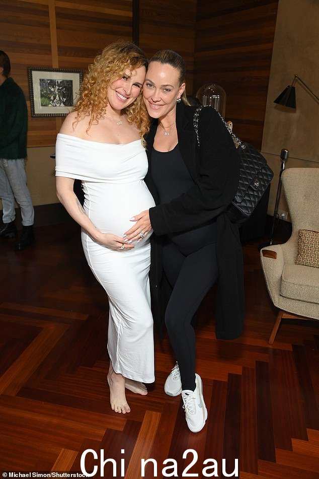 妈妈们:Rumer 和怀孕的朋友 Peta Murgatroyd