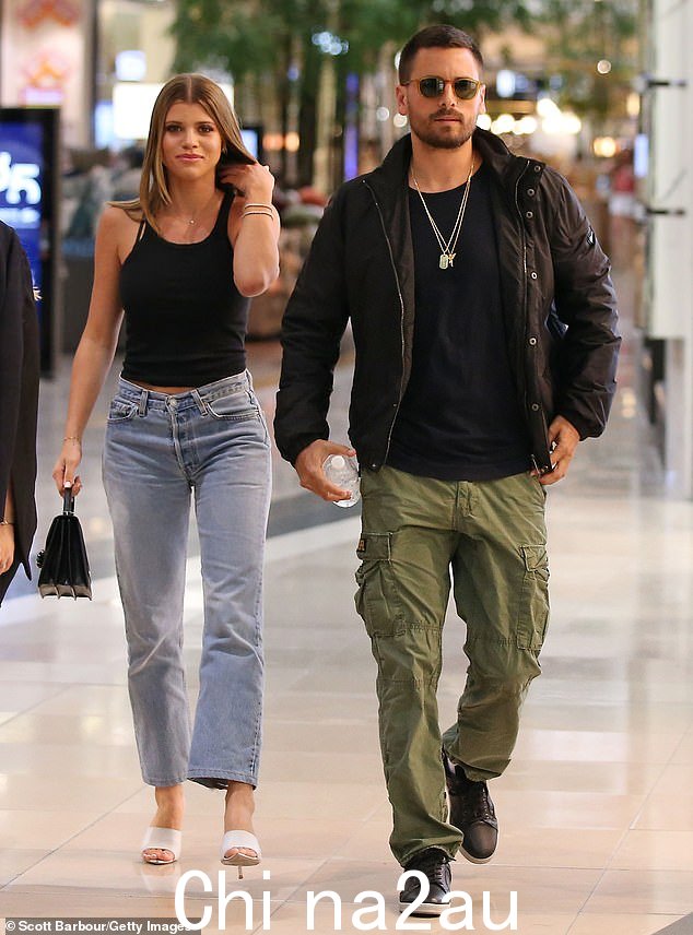 Scott 在 2015 年与 Kourtney 分手后建立了一段长期关系。Lord 于 2017 年开始与 Sofia 约会,当时她 19 岁。他们在三年后的 2020 年分手