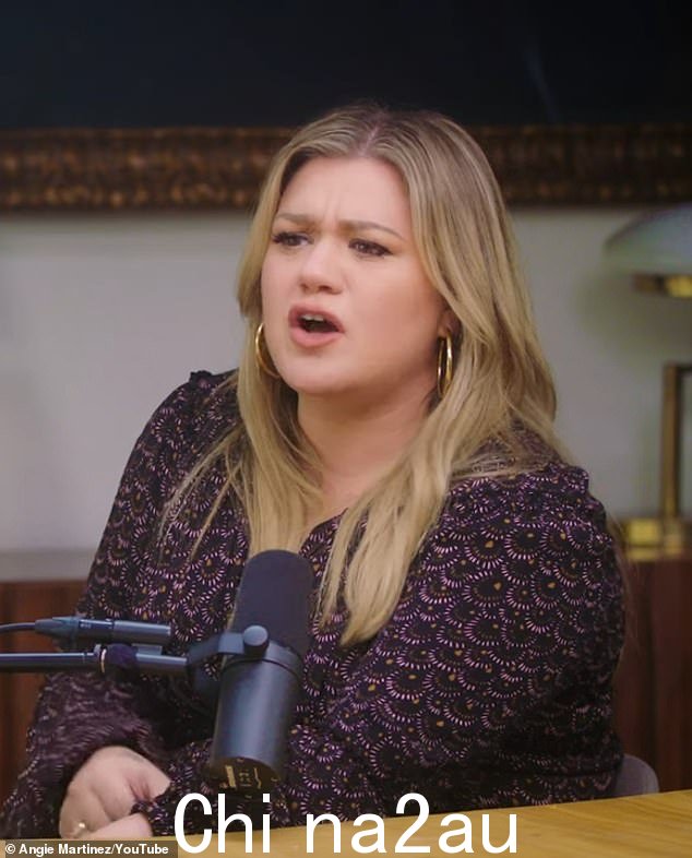 最新消息:40 岁的凯莉·克拉克森 (Kelly Clarkson) 说,在她 2020 年与父亲 Br 离婚后,她的两个年幼的孩子一直坦诚地向她解释他们的复杂感受andon Blackstock, 46