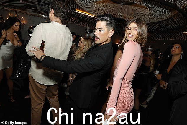 凌乱:根据 TMZ 的说法,真人秀明星还称 Leviss 为“自卑者”,同时称 Tom 为“自恋者”; Levis 和 Sandoval 图为 2021