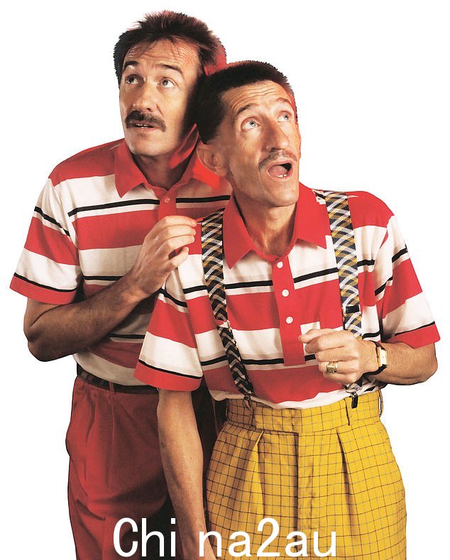 喜剧二人组:保罗讲述了他的标志性儿童节目 Chucklevision 如何帮助昏迷的年轻粉丝苏醒(与已故兄弟巴里合影,右,1990 年)