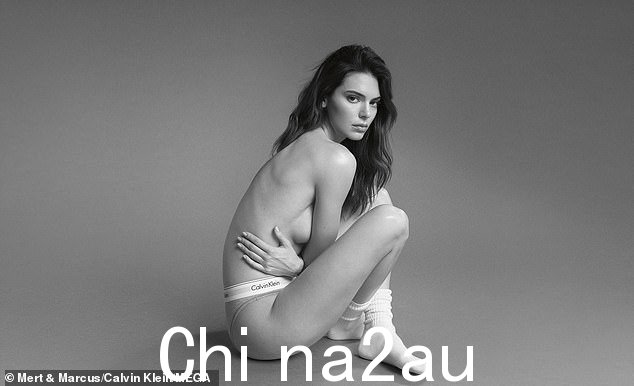 裸照:Kendall Jenner 脱下衣服,穿着一系列轻薄的内衣掀起一场风暴,同时在炙手可热的 Calvin Klein 活动中引领明星