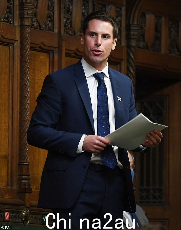 Blackpool South 的保守党议员 Scott Benton 回击,询问 Siegle 女士是否“错过了关于 BBC 公正性的备忘录”