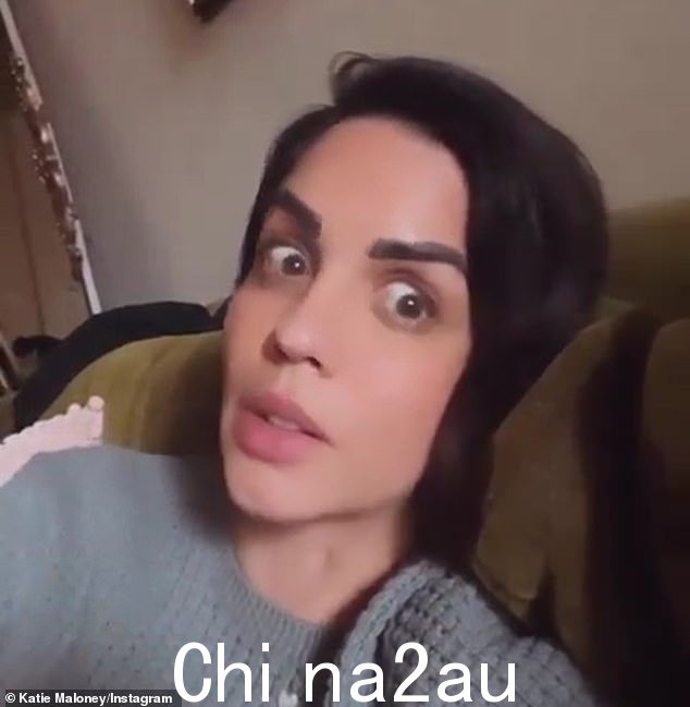 前者SUR 服务员嘲笑道:“谁想说,‘嘿,你知道我刚刚结束的那段婚姻就是因为这些事吗?我在你自己的关系中看到了这一点?”'