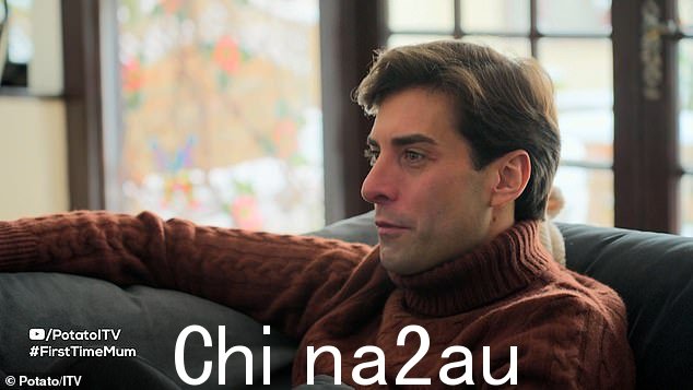 支持:在她的节目系列首映礼上,她向 35 岁的朋友 James Argent 吐露心声时泪流满面