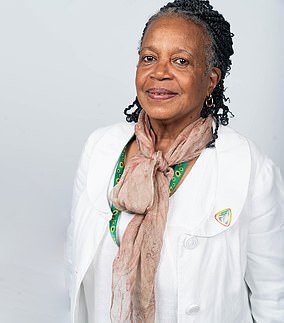 Bettina Wallace,69 岁,告诉人们去 GP 进行年度健康检查是多么重要