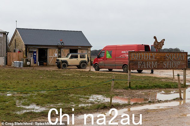 克拉克森正在挑战西牛津郡区议会关闭他在同一块土地上的餐厅的举动,因为据称他在去年 7 月未经规划许可就开张了
