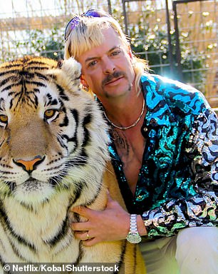 发现区别了吗? Joe Exotic in the Netflix show