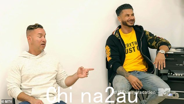 显示支持:Mike Sorrentino 和 Paul DelVecchio 飞往洛杉矶支持 Vinny