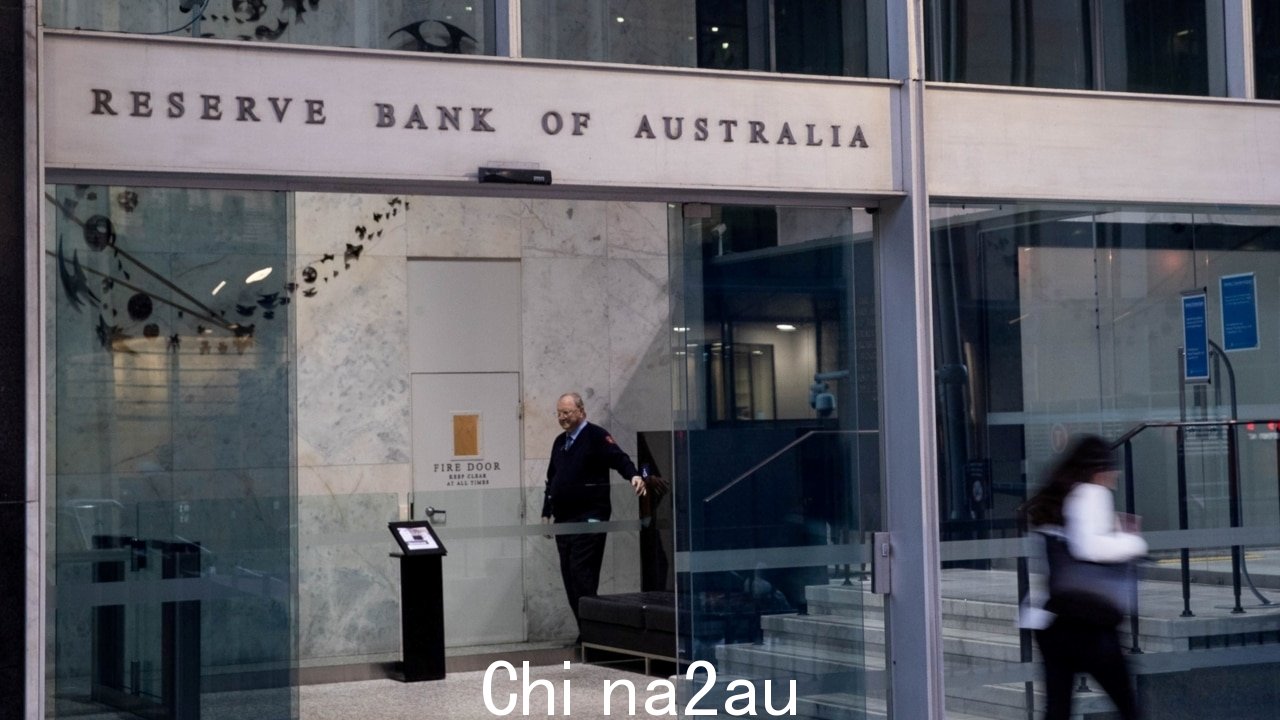 推测澳洲联储可能暂停两家美国银行倒闭后利率上升” /><p>西太平洋银行暗示澳大利亚储备银行将在连续 10 次加息后于下个月暂停加息，为抵押贷款持有人提供一些喘息的机会。</p><p >该银行首席经济学家 Bill Evans 周五表示，RBA 行长 Philip Lowe 的语言变化是该预测背后的一个关键因素。</p><p>Evans 先生上个月曾预测 RBA 将把现金利率提高到峰值5 月为 4.1%，然后在 6 月保持不变。</p><p>但是，Lowe 先生在宣布 3 月利率上升 25 个基点至 3.6% 时发表的评论以及随后几天的进一步评论导致了Westpac 的观点。</p><p>Evans 先生现在预计 4 月的暂停将在 5 月增加 25 个基点至 3.85% - 最后一次在这个紧缩周期中。 </p><img class=