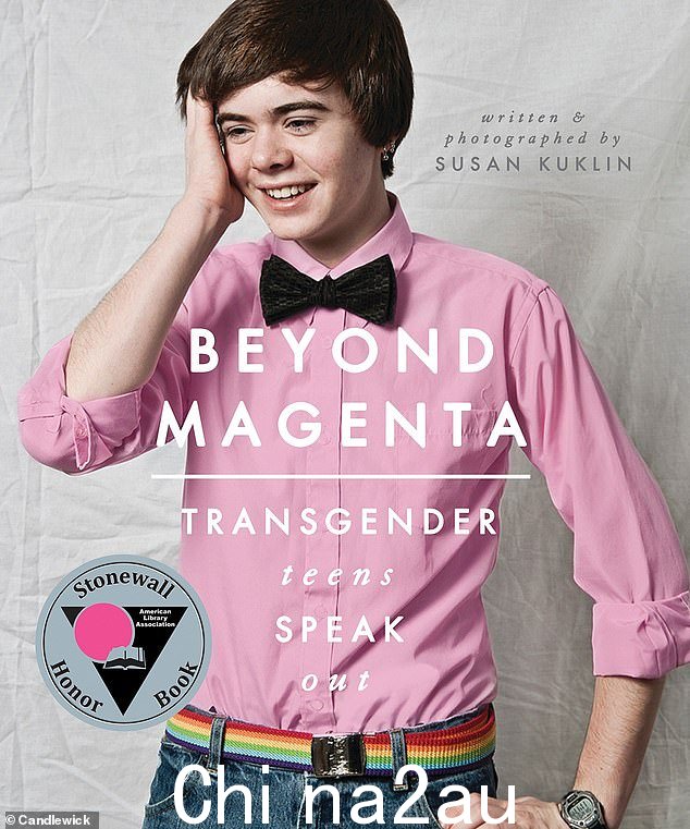 在其他地方,这所伦敦学校的图书馆收藏了 Beyond Magenta,这是苏珊·库克林 (Susan Kuklin) 的非小说类作品,她是一名记者,采访了六位变性人或性别中立的年轻人和青少年关于他们的性身份