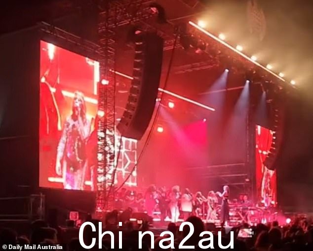 星期六晚上 10 点在 Ministry of Sound Classical 音乐会上突然关闭扬声器后,狂欢者感到震惊 - 而乐队正在s still performing