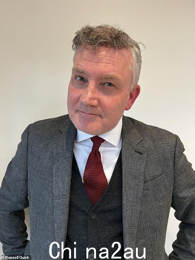 Russell Quirk,来自埃塞克斯郡布伦特伍德的房地产专家,他说他被迫在取消后的第二天购买新航班