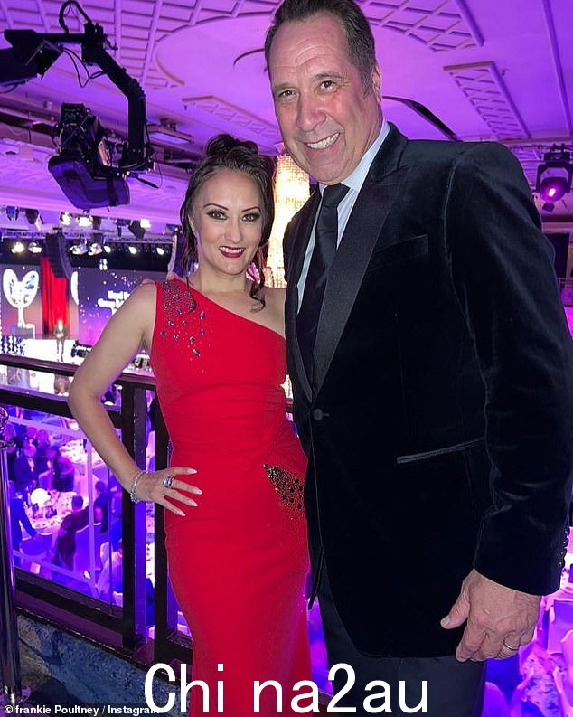 '如果我需要帮助,他是我求助的第一个人':前冰上舞蹈职业选手 Frankie Poultney 称赞她的丈夫 David Seaman 在她透露最近的医疗恐慌时给予她'坚如磐石'的支持