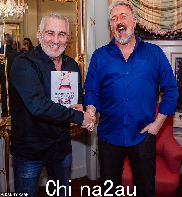 四处张扬:据报道,电视法官拒绝支持制作,除非做出改变(L-R)Paul Hollywood a和音乐剧的明星 John Owen-Jones