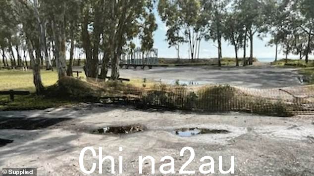 昆士兰州 Burrow Heads 的一个小社区正处于原住民和居民之间的纠纷之中,因为他们的原住民权利授予削减了海滩的使用权(如图)