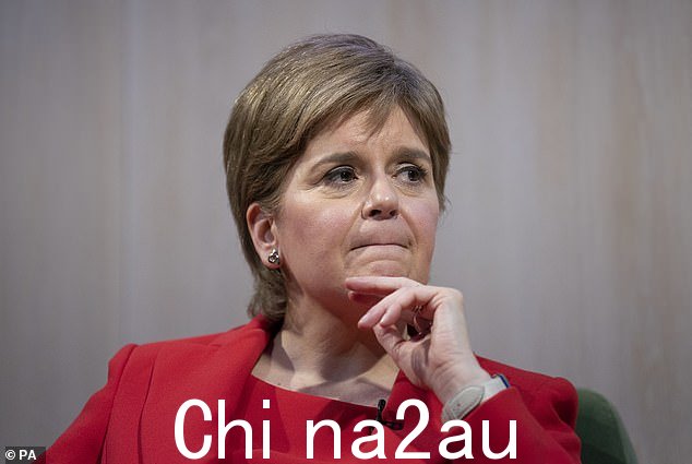 Nicola Sturgeon,即将离任的 SNP 领导人,在伦敦的一次演讲中表达了对在线平台如何“畸形”问题感到绝望