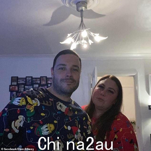 Atherton 先生的堂兄 Naomi Brooks 将他的死描述为对他的伴侣 Leanne Colman(右图)和整个家庭来说'绝对毁灭性'和'难以置信'的情况