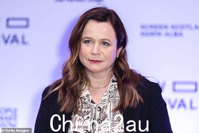 关于在哥特电影《上帝的造物》中扮演 Paul Mescal 的母亲,Emily Watson 承认她从未听说过这位爱尔兰万人迷。图为:Emily Watson 出席英国活动God's Creatures 首映式