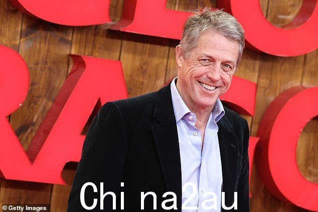 满脸笑容:尴尬的采访让 Hugh 关闭了 Ashley并在红地毯聊天中对她翻了个白眼,被称为“有史以来最糟糕的采访”在尴尬的采访中,Hugh 关闭了 Ashley,并在红毯聊天中翻了个白眼,被称为“有史以来最糟糕的采访”</p> <img id=