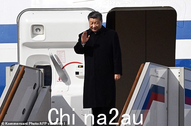 中国国家主席习近平抵达莫斯科,在那里会见了弗拉基米尔·普京,以示在国际刑事法院发布判决后支持孤立的俄罗斯独裁者因在乌克兰犯有战争罪而对他发出逮捕令