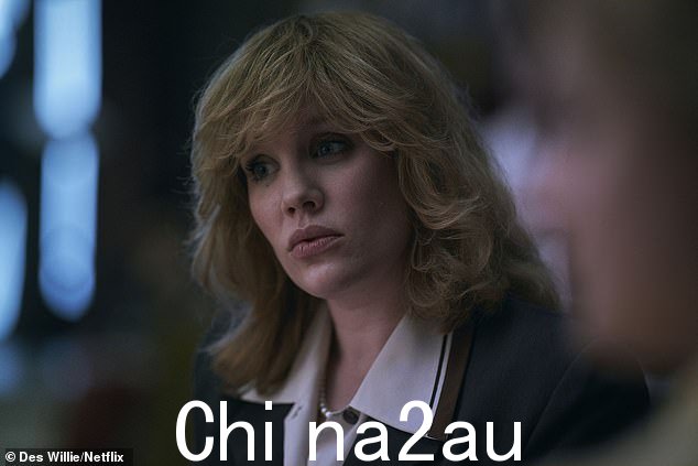 奥斯卡获奖女演员 Emerald Fennell,在 Netflix 的热门剧集 The Crown 中饰演 Camilla Parker Bowles,也参加了走读学校