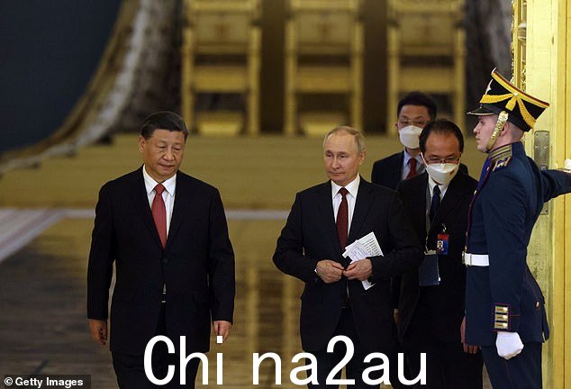 习近平主席抵达克里姆林宫与俄罗斯总统普京会谈