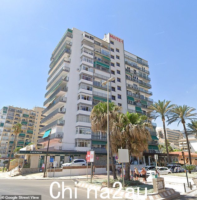 David Cadwallader,80 岁,在被还押后不到一个月就去世了。他因在他们的 Costa del Sol 公寓疯狂刺伤妻子而面临谋杀指控