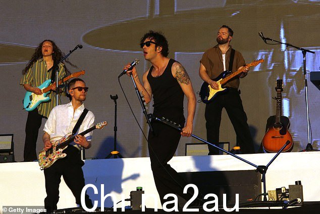 摇摆不定:1975 年周末在智利 Lollapalooza 演出时也名列前茅