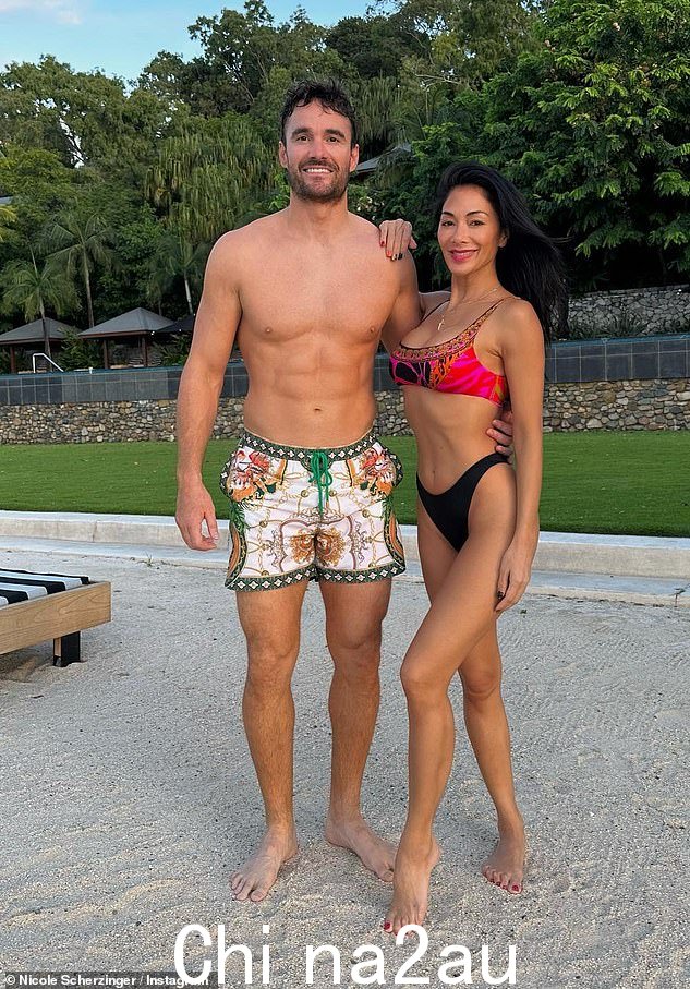 情侣:这是在 Nicole 周二与她的男友 Thom Evans 在澳大利亚降落时进行了一场深爱的展示之后