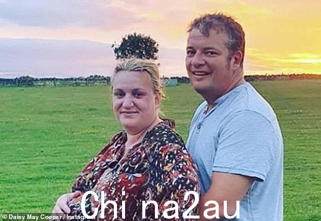 父母:黛西此前透露,她离婚的原因之一是她与丈夫的幽默感不同