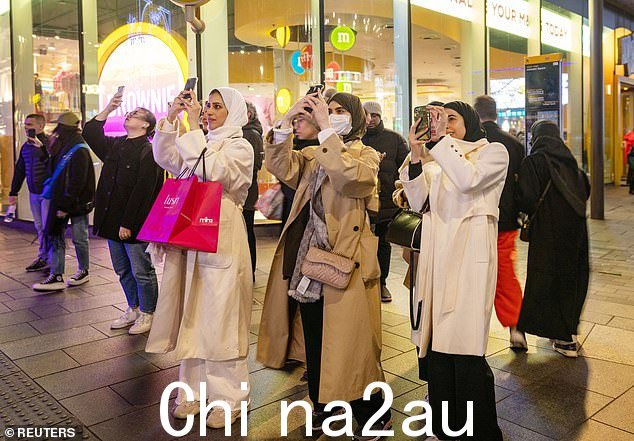2023 年斋月将在英国各地开始今晚世界,穆斯林准备在星期四禁食的第一天