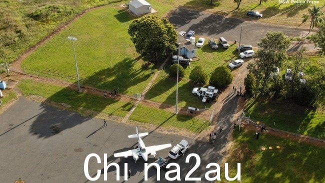 这架载有价值 1500 万美元冰毒的飞机在昆士兰州乡村蒙托的简易机场被拦截。图片:AFP.
