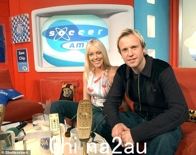 Helen Chamberlain(左)和 Tim Lovejoy(右)是 1990 年代后期的早期主持人