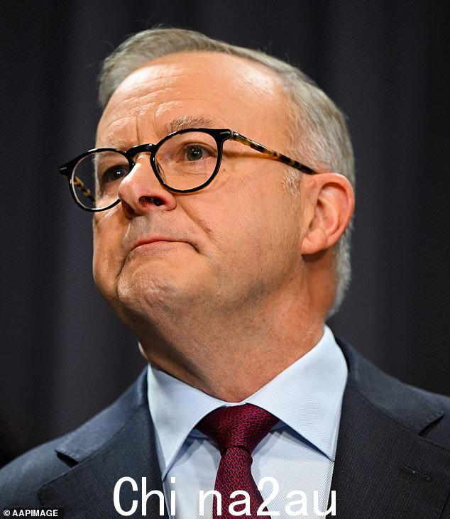 Anthony Albanese 在他的声明中多次出现在眼泪的边缘