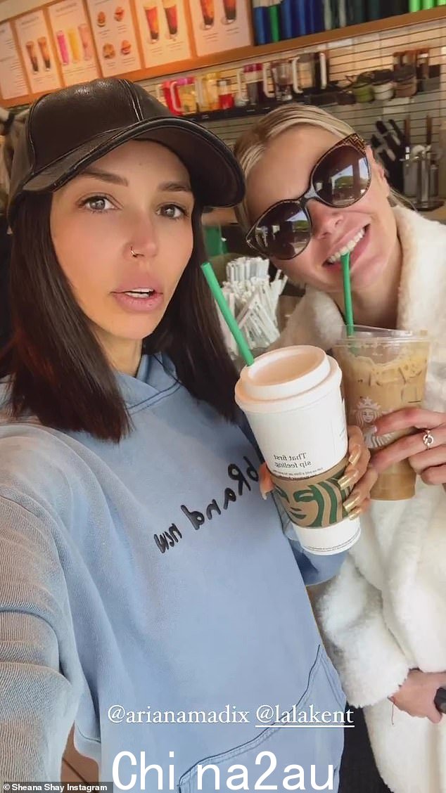 Coffee run:目前与 Brock Davies 结婚的这位明星还上传了一段视频,显示她与 Lala Kent 和 Ariana Madix 一起喝咖啡