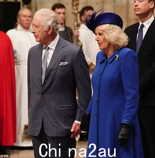 一位法国左翼政治家在英国国王查理三世(与妻子卡米拉王后合照)进行国事访问之前向他发出了令人不寒而栗的威胁,数百万人准备抗议on 'Back Thursday'