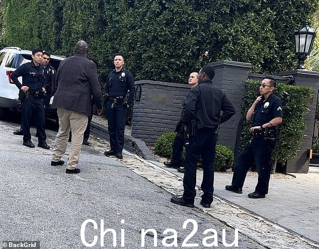 警察:洛杉矶警察局人员被派往蕾哈娜的家ome in Beverly Hills