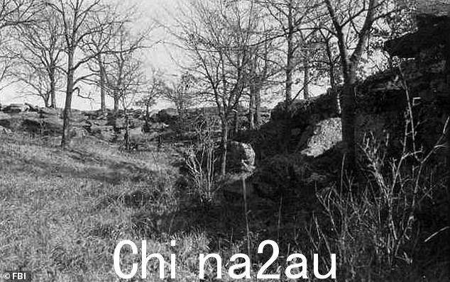 她腐烂的尸体在奥塞奇山的一个偏远峡谷中被发现(如图) northern Oklahoma