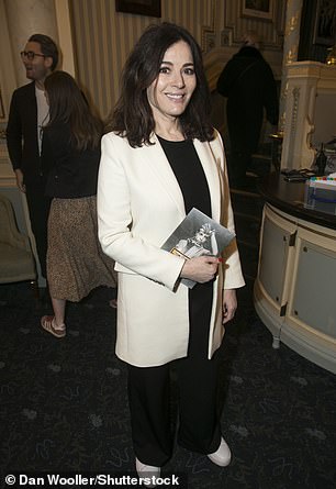 英国名厨 Nigella Lawson 在 2014 年被禁止飞往美国,因为她承认吸毒