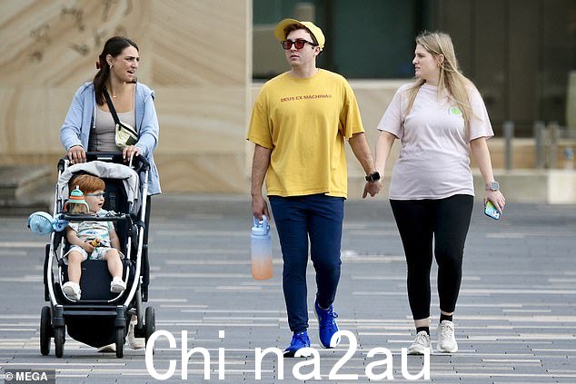梅根最近被发现和达里尔在片场澳大利亚偶像,正在播出七