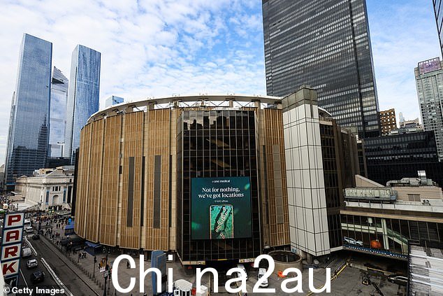 目前尚不清楚 Vogliano 是如何从自动扶梯上掉下来的,他的遗孀 Lesa 已聘请律师了解发生的事情,因为她声称自己没有被告知任何细节。图为:纽约麦迪逊广场花园