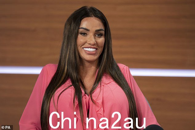 厚颜无耻:44 岁的 Katie Price 开玩笑说,在她自己的破产听证会之前,她正在从 Gwyneth Paltrow 最近的审判中得到提示