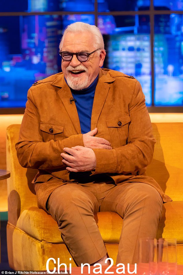开个玩笑:76 岁的 Brian Cox(如图)拿 Rupert Murdoch 在 92 岁时再次订婚开玩笑