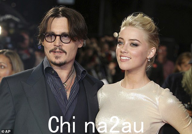 更快乐的时光:在他购买时,这位明星刚刚与他现在的前妻赫德订婚,他们于 2015 年结婚,2017 年离婚(如图 2011 年所示)