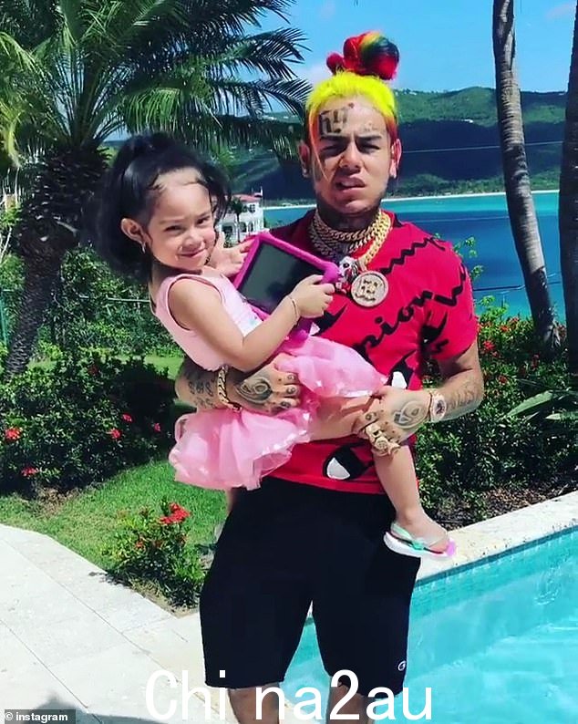 他的女儿:Sara 解释说他们 7 岁的女儿 Saraiyah 长大后最终会看到他的行为方式