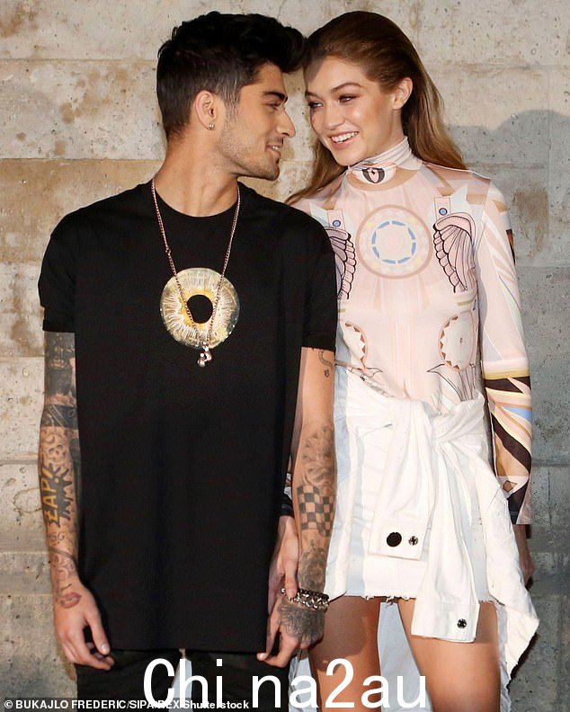 Over: Zayn 同时与 Gigi Hadid 断断续续地过着过山车般的恋情,他和她有一个两岁的女儿,名叫 Khai; Gigi 和 Zayn 摄于 2016 年