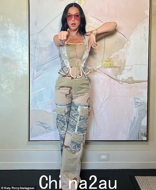 电视节目:Katy Perry 周日在社交媒体上鼓励她的粉丝在 ABC 上观看最新一集的美国偶像